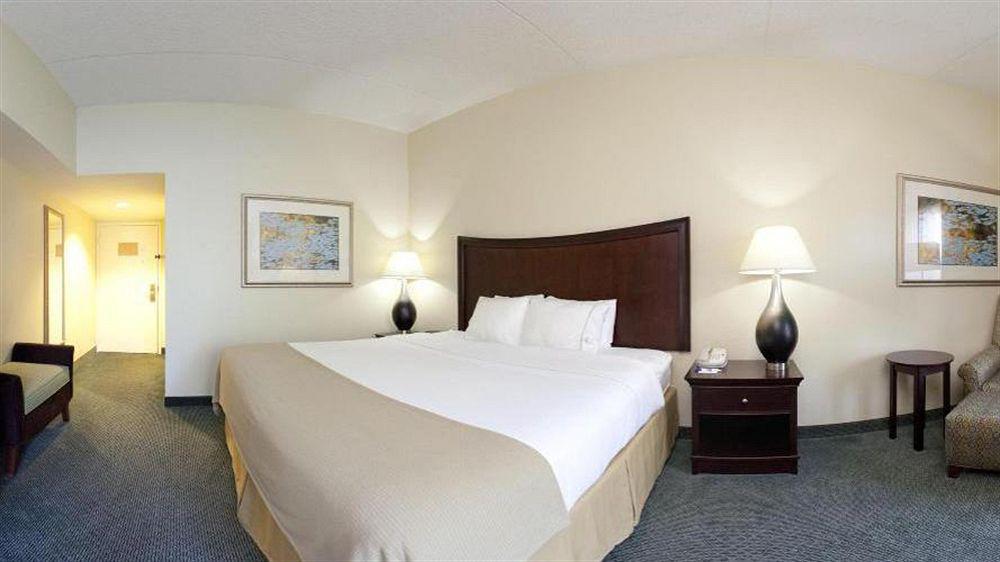 Holiday Inn Express Indianapolis Airport By Ihg Plainfield Eksteriør billede