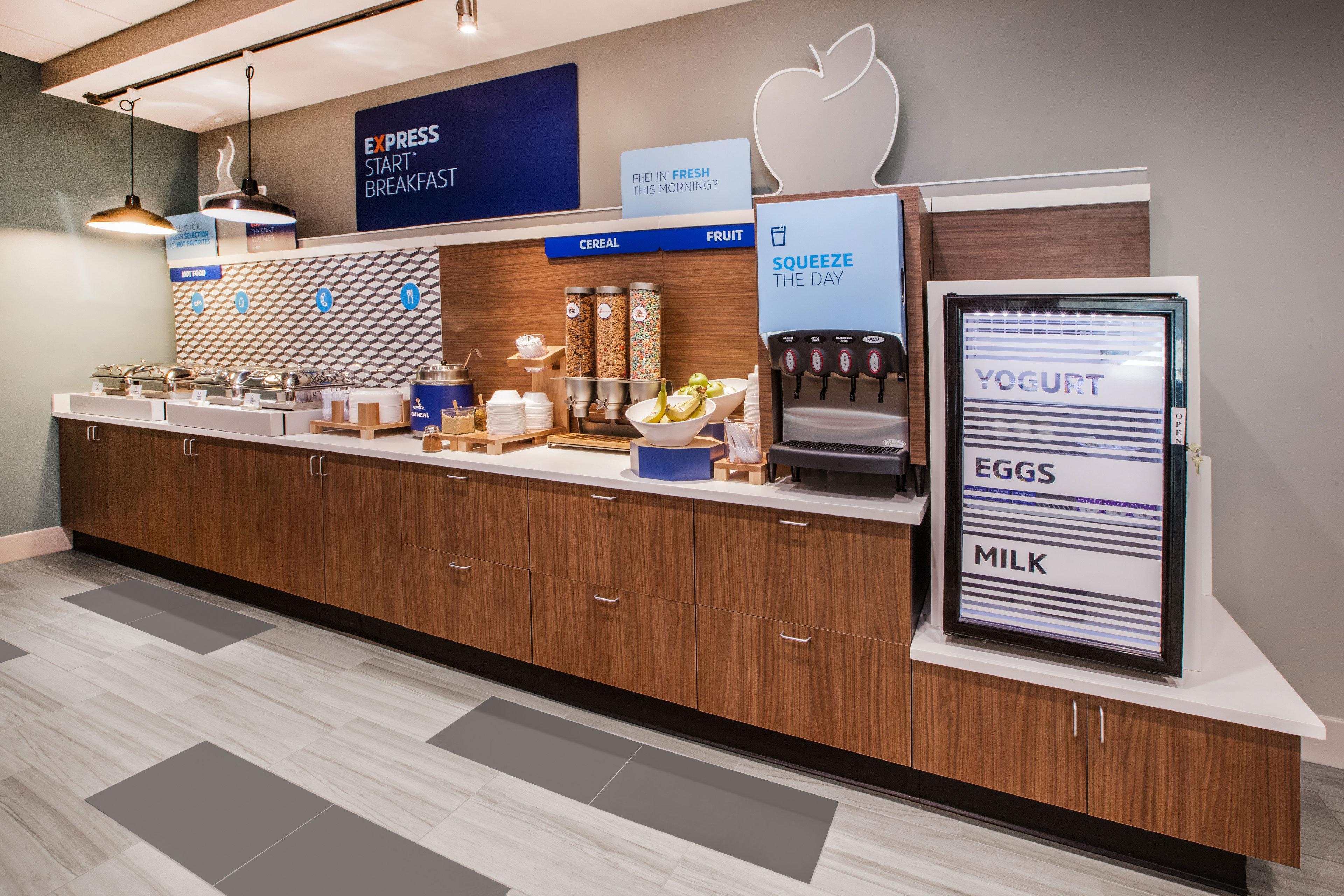 Holiday Inn Express Indianapolis Airport By Ihg Plainfield Eksteriør billede