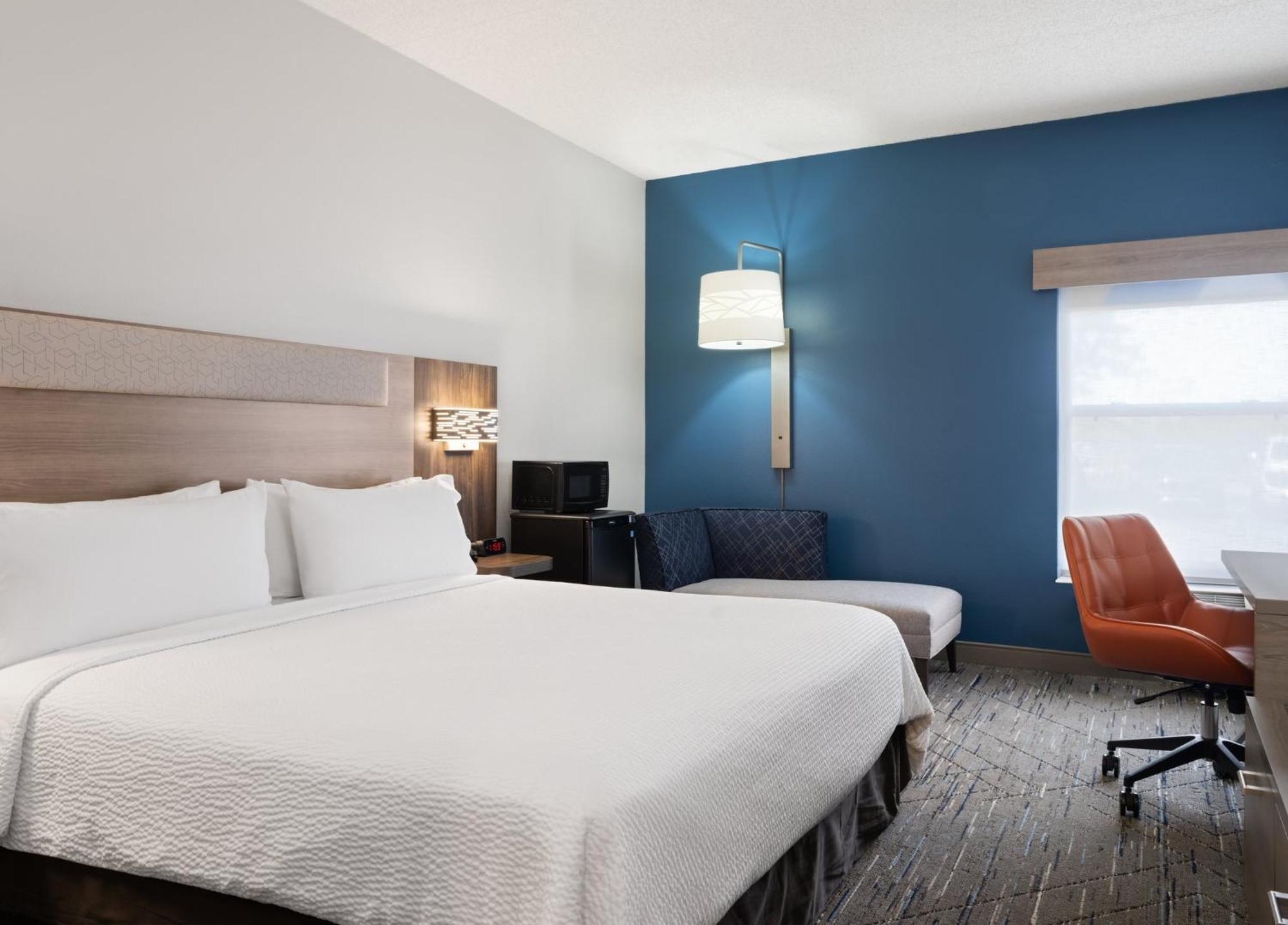 Holiday Inn Express Indianapolis Airport By Ihg Plainfield Eksteriør billede