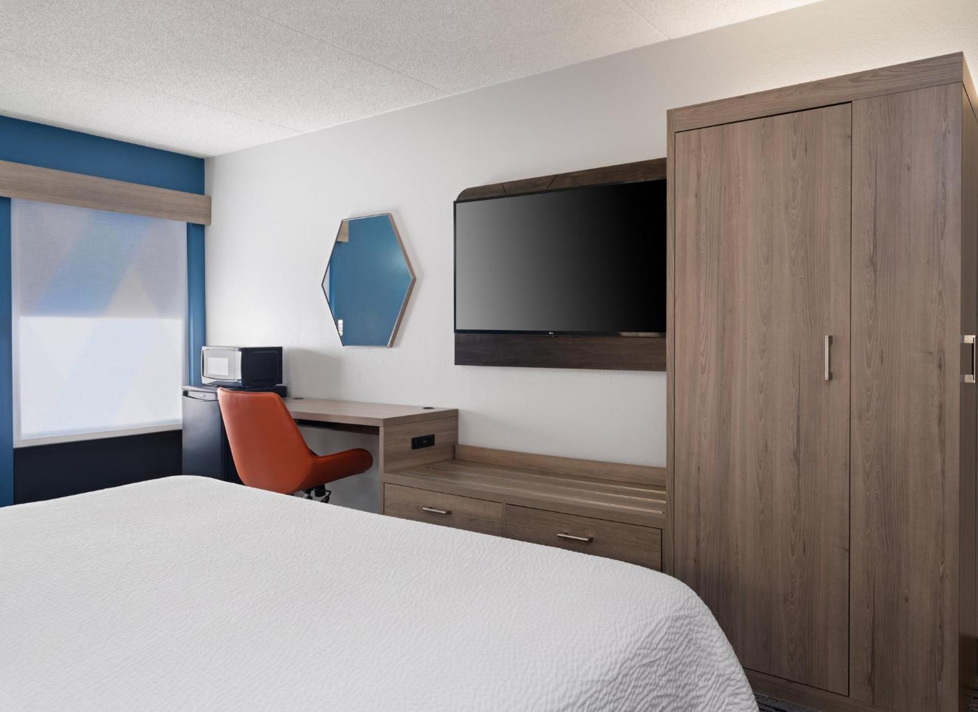 Holiday Inn Express Indianapolis Airport By Ihg Plainfield Eksteriør billede