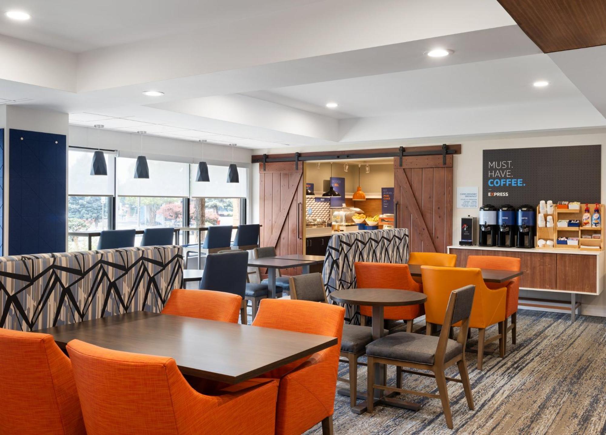 Holiday Inn Express Indianapolis Airport By Ihg Plainfield Eksteriør billede